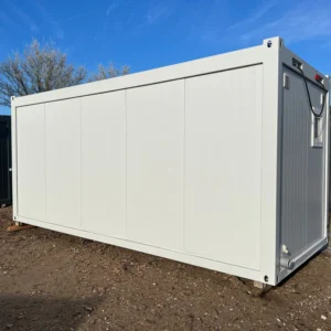 Modulo Sanitario 6×2,44 m con 5 WC